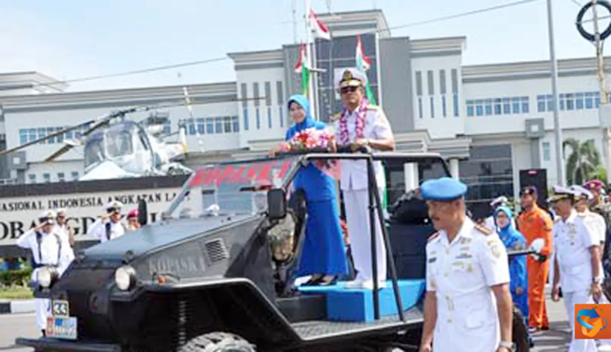Citizen6, Surabaya: Upacara yang dihelat di lapangan Laut Maluku tersebut, selain parade dan defile, juga disuguhkan orkesta Simponi Kobangdikal  asuhan Komandan Detasemen Markas Kobangdikal Letkol Marinir Ludi Prastiyono. (Pengirim: Penkobangdikal)