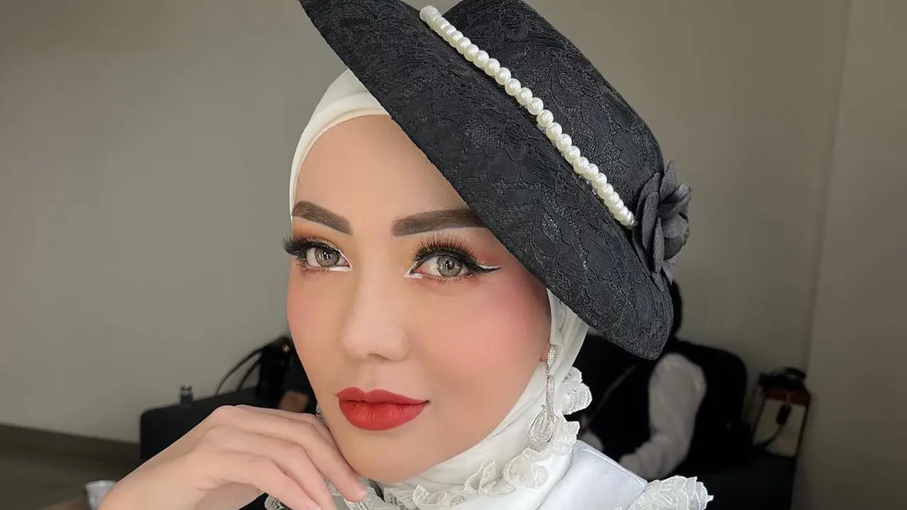 Intip Bella Shofie Pamer Gaya Hijab Pakai Topi