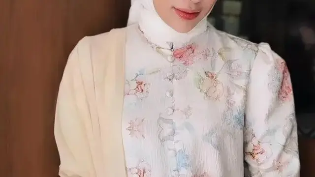 Inspirasi baju lebaran 2025 (credit: instagram/emyaghnia)