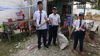 Lewat program edukasi,tim CSR PT IMIP memberikan pemahaman mengenai pengelolaan sampah kepada para siswa di sekitar. (Dok IMIP)