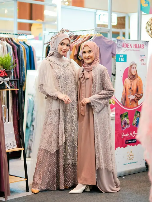 Pratiwi Anggraeni dan Citra Kirana. (Foto: Dok. Koleksi Pribadi Pratiwi Anggraeni)