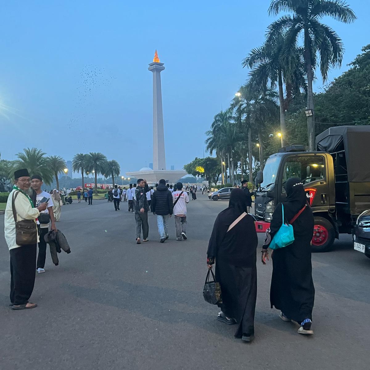 Massa reuini 212 mulai datangi Monas