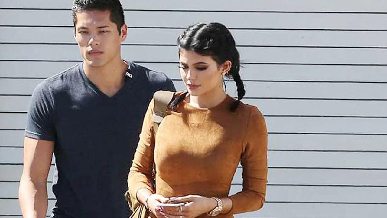 Kylie Jenner Saat Dikawal Bodyguard Ganteng