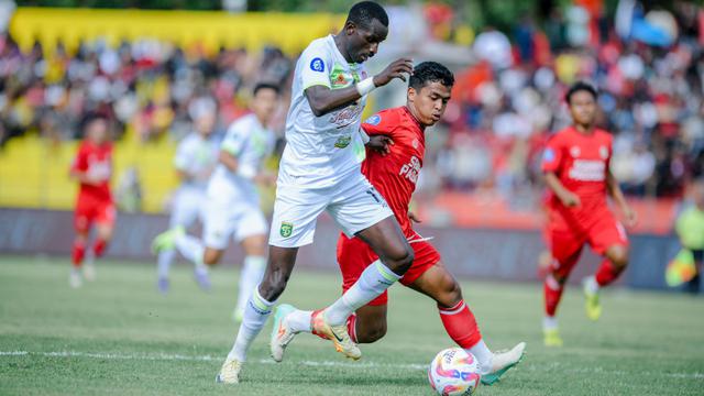 Semen Padang vs Persebaya Surabaya