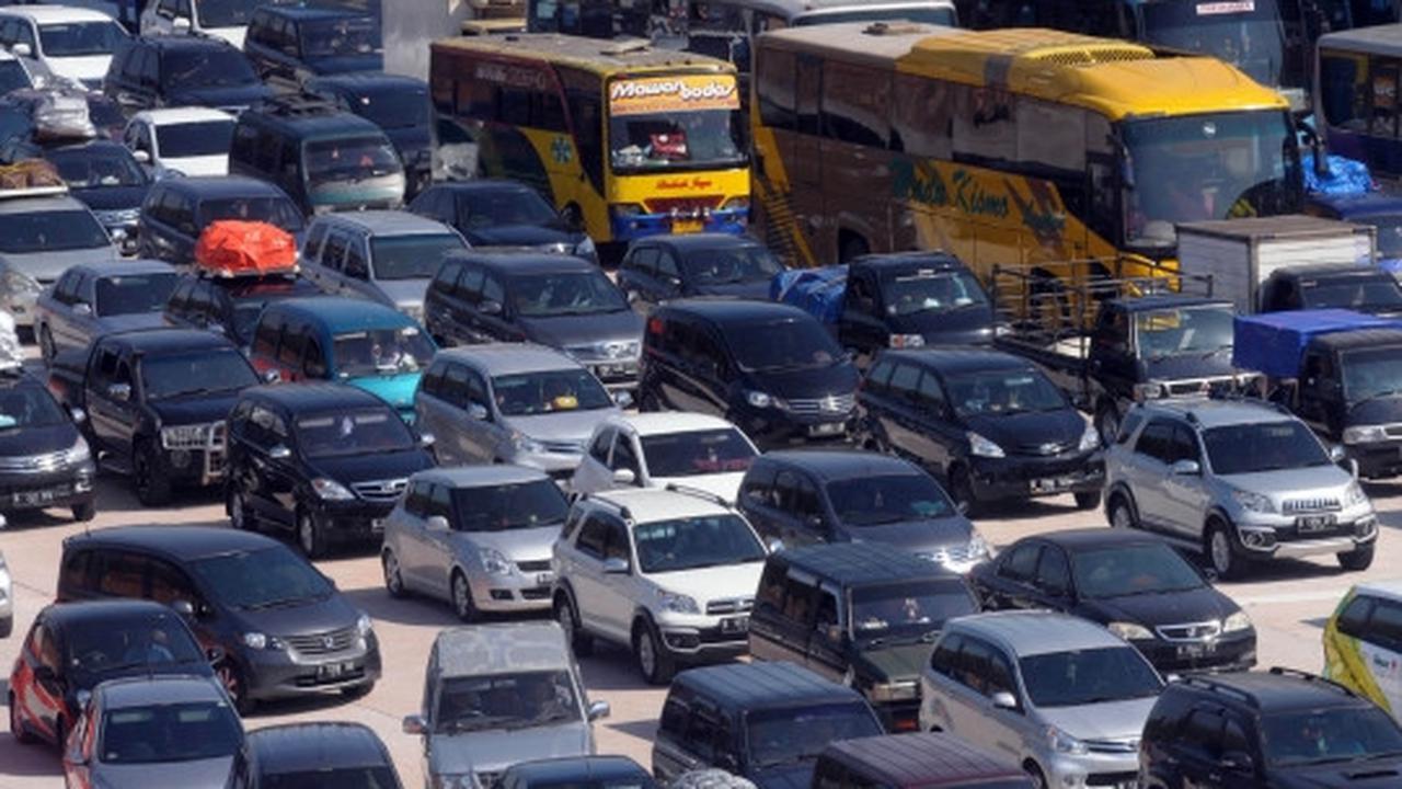 H-3 Lebaran, antrean masuk Tol Cipali mencapai 5 km