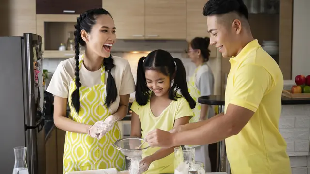 Memasak di Dapur Bersama-Sama [Dok/freepik.com]