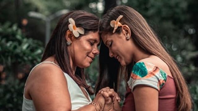 Ilustrasi ibu dan anak