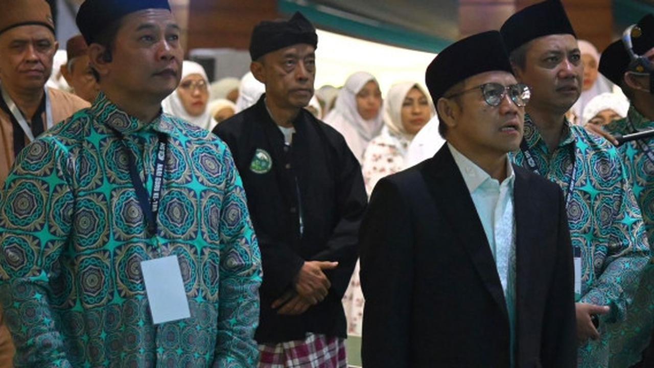 Menko Muhaimin Iskandar didampingi Ketua Majelis Silaturahmi Qutubul Amin H Suroso Surya Atmadja nampak khidmat mengikuti peringatan HG 109.