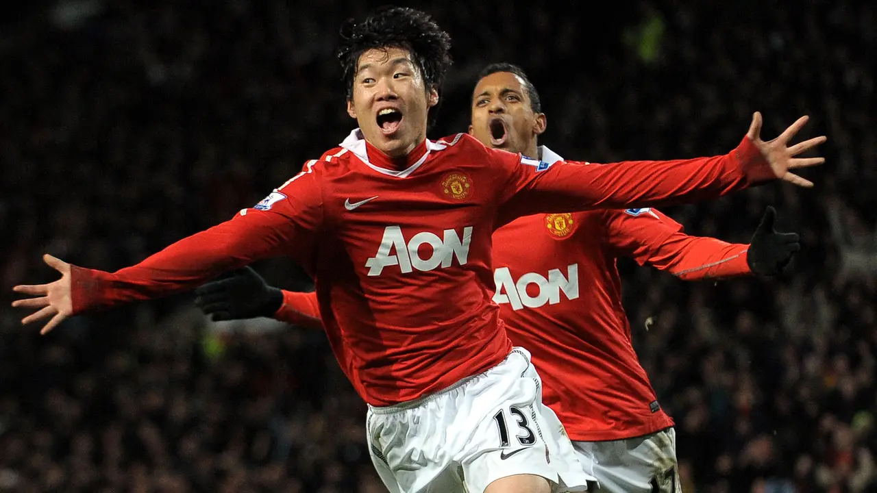 Foto: Daftar 5 Pemain Asia yang Sukses Menjuarai Piala Liga Inggris Sepanjang Sejarah, Park Ji-sung Tiga Kali Bareng MU