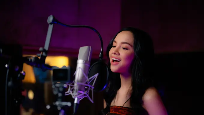 "Jauh Di Sana" resmi diluncurkan sebagai soundtrack versi bahasa Indonesia dari film animasi "Moana 2" oleh Lyodra (Dok/Disney Indonesia/Moana 2)