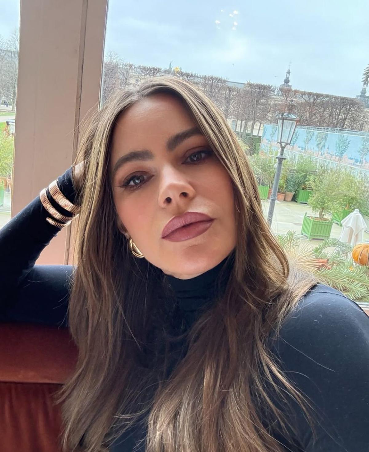 7 Potret Selfie Cantik ala Sofia Vergara yang Dirumorkan Berpacaran dengan Lewis Hamilton