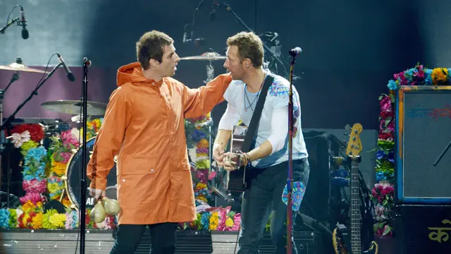 [Bintang] Liam Gallagher dan Chris Martin