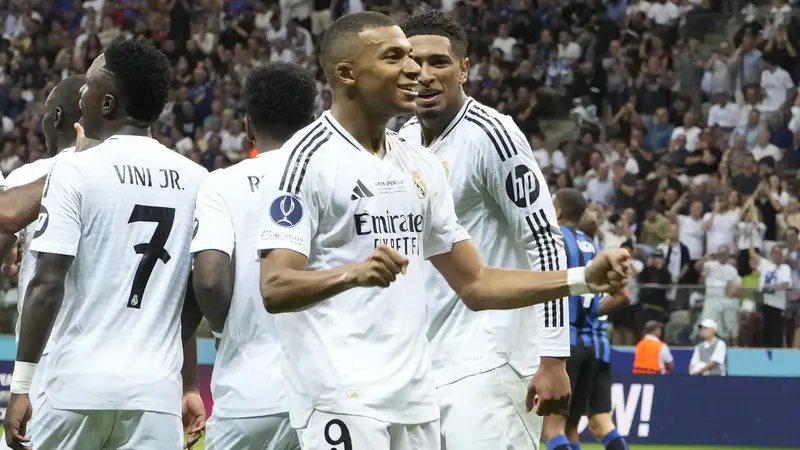 Foto: Debut Apik Kylian Mbappe, Cetak Gol ke Gawang Atalanta dan Bawa Real Madrid Juara Piala Super Eropa 2024