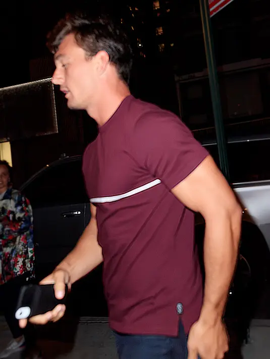 Tyler Cameron, pacar baru Gigi Hadid. (FOTO: Splashnews)