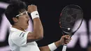 Ekspresi petenis Korea Selatan, Chung Hyeon usai mengalahkan Novak Djokovic pada ajang Australia Terbuka 2018 di Melbourne,  (22/2/2018). Djokovic kalah 6-7, 5-7, 6-7.(AP/Andy Brownbill)
