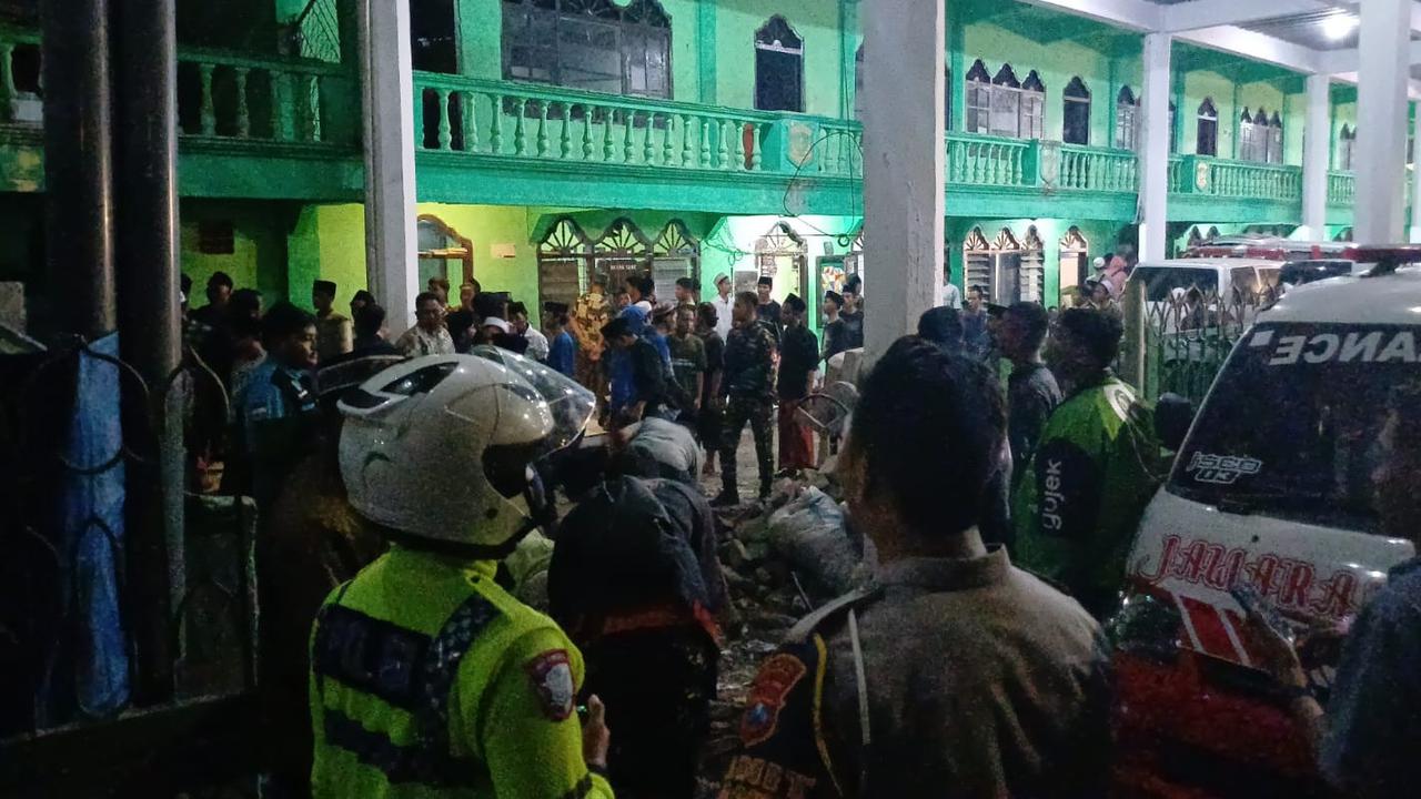 Cerita Tim Rescue Tentang Sulitnya Evakuasi Korban Hidup Reruntuhan Bangunan Terhalang Jenazah Temannya