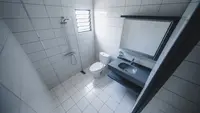 7 Desain Kamar Mandi Minimalis 2x2 Terbaik: Estimasi Biaya, Material, dan Tips Tata Letak