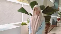 Doa yang Dipanjatkan Larissa Chou Saat Cium Jenazah Ustaz Arifin Ilham