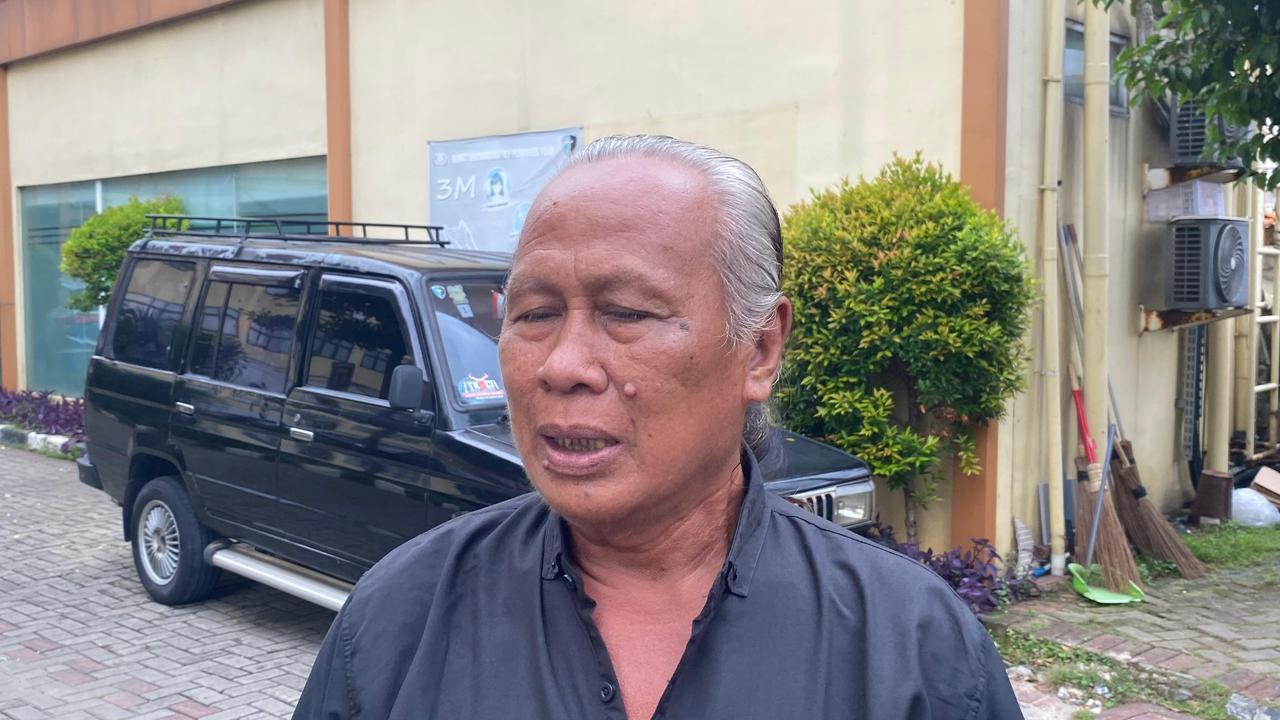orangtua anaknya korban kebakaran glodok plaza