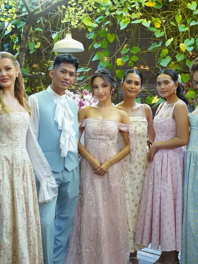 Rebecca Klopper Hadiri Bridesmaid Proposal Jennifer Coppen  [@rklopperr]