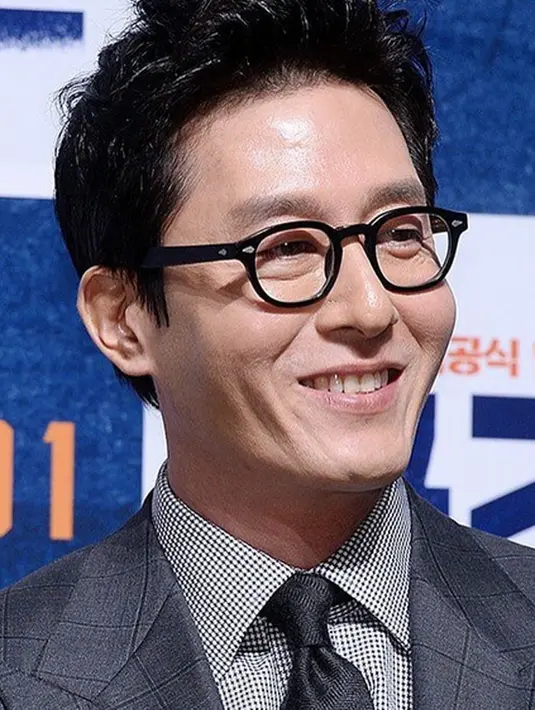 “Sepertinya kecelakaan itu terjadi karena ia (Kim Joo Hyuk) menunjukan adanya gejala myocardial infarction (Serangan Jantung),” ungkap sumber yang merupakan salah satu pihak rumah sakit Konkuk University Medical Center. (Instagram/kimjoohyuk_fan)