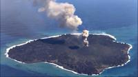 Suatu pulau vulkanik di lepas pantai Jepang mengalami perkembangan pesat.