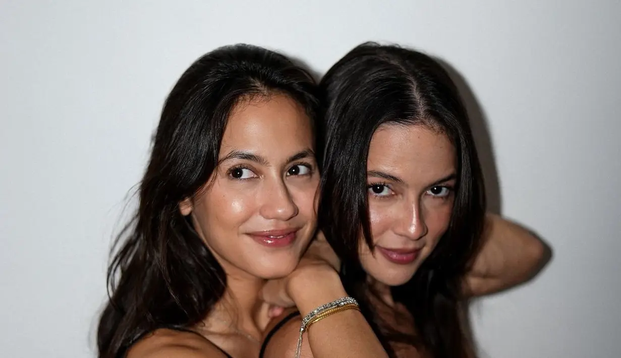 Pevita Pearce beberapa waktu lalu membagikan potret dirinya bersama Juria Hartmans. [Foto: Instagram/pevpearce]