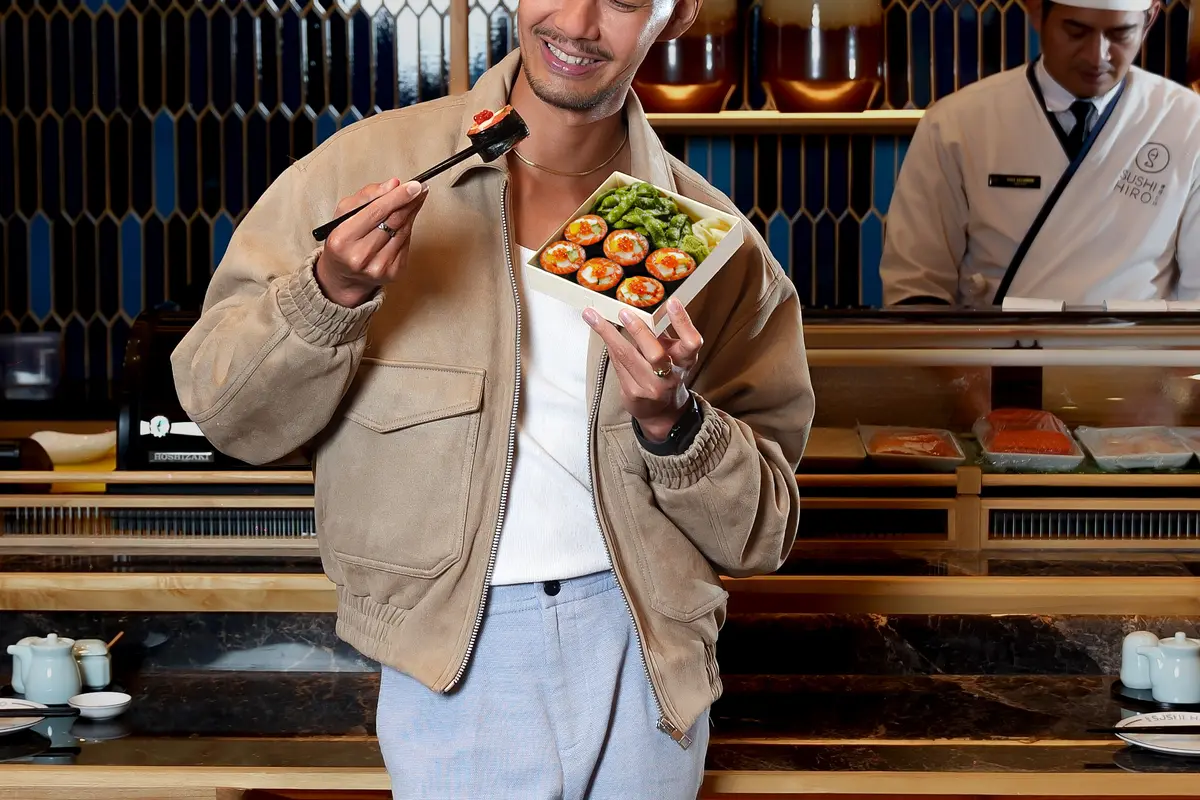 Sushi Bertemu Stroberi dan Mangga, Kolaborasi Chalton Ciptadi & Sushi Hiro Hadirkan Sushi Jumbo Bertema Buah yang Bikin Penasaran