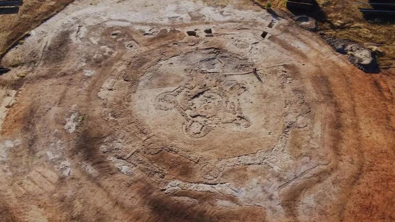 Arkeolog Temukan Benteng Berusia 5.000 Tahun, Berisi Makam Pria Misterius yang Dikubur dengan Belati