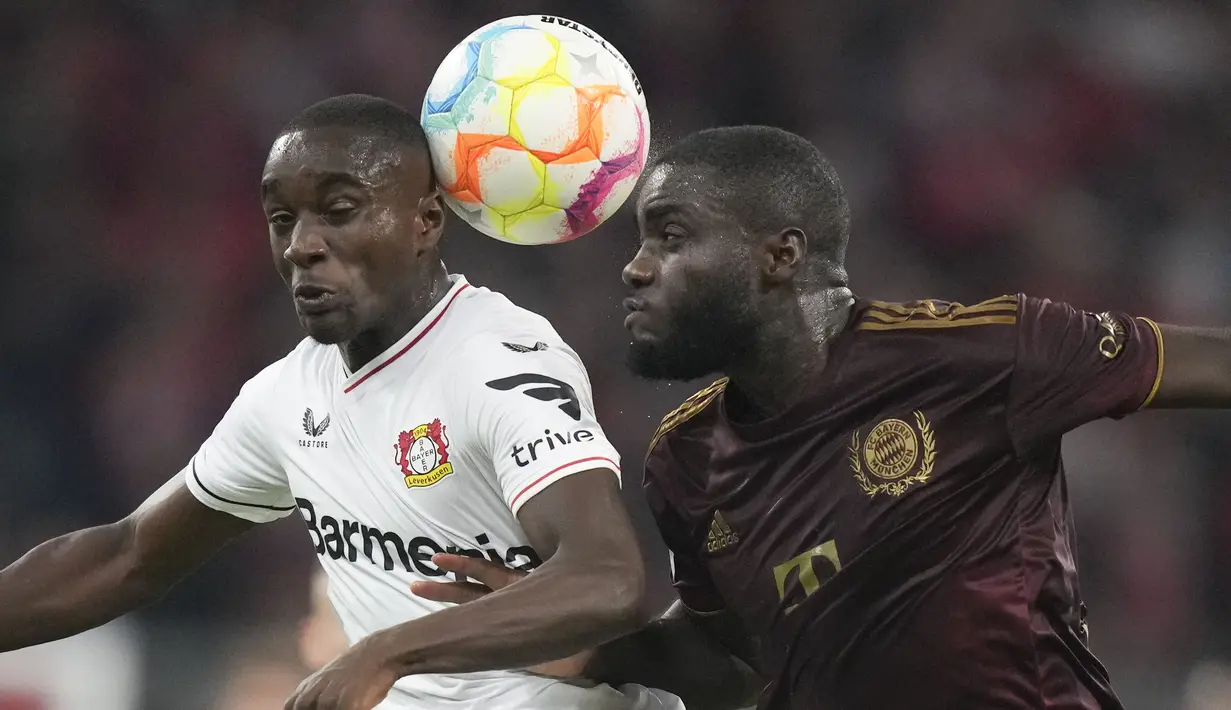 Sementara Leverkusen tercecer ke urutan 16 dan berpotensi disalip Wolfsburg. Leverkusen baru memetik lima poin, hasil dari satu kemenangan dan dua kali imbang. (AP/Matthias Schrader)