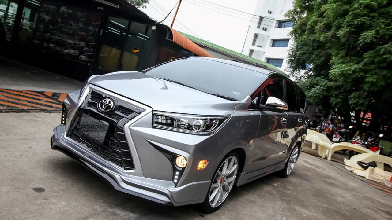 Tampang Toyota Innova Ini Jadi Seperti Lexus (Foto: Zing)