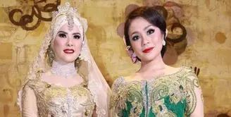 Angel Lelga terlihat mesra dengan seorang pria, kabarnya pria tersebut adalah calon suami, namun Angel enggan banyak bicara.