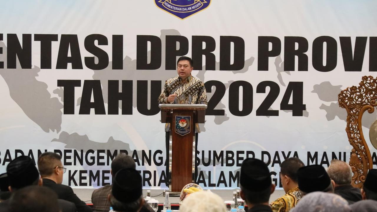Plt Sekjen Kemendagri Tomsi Tohir di Acara Orientasi Anggota DPRD Provinsi