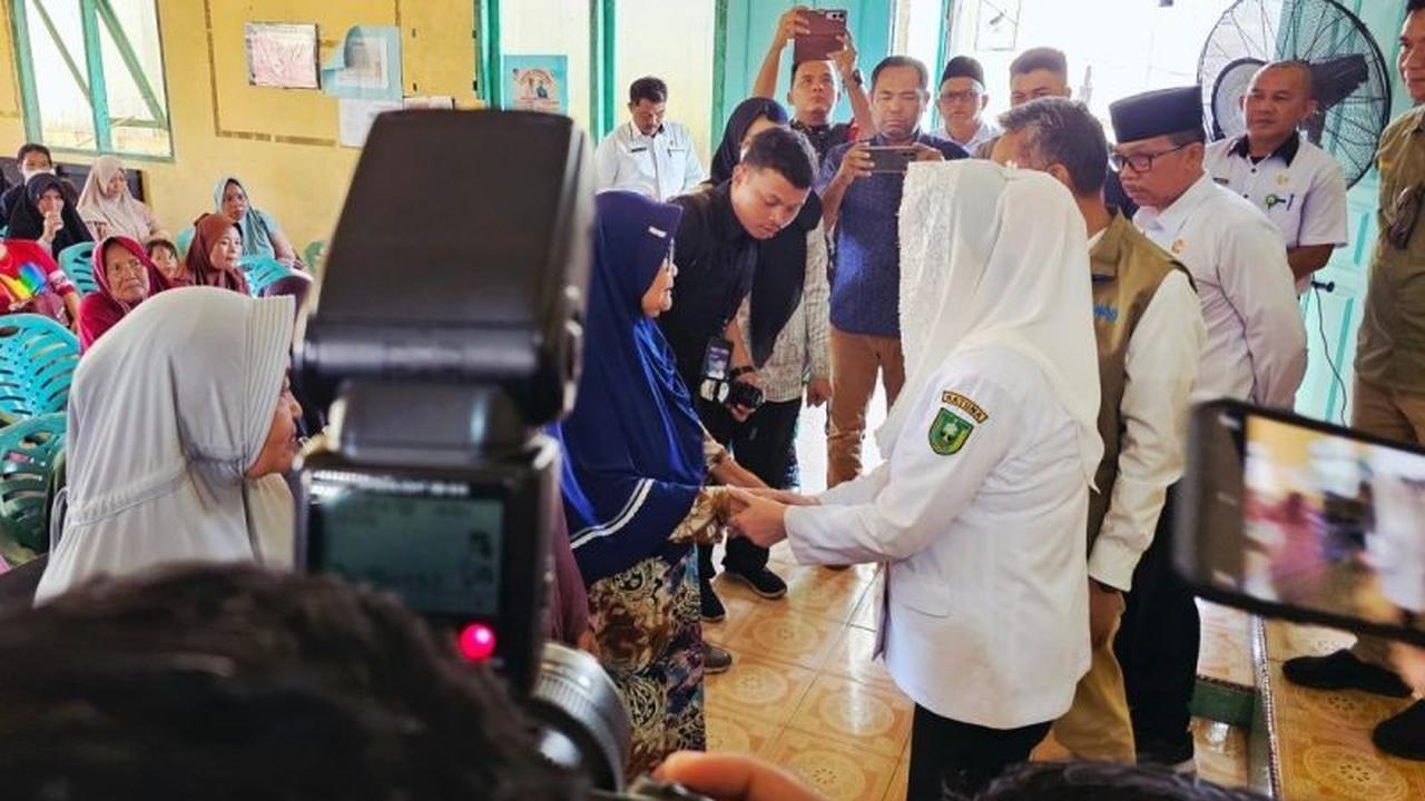 Bulog Natuna Salurkan Bantuan Pangan ke 7.325 PBP di 77 Titik