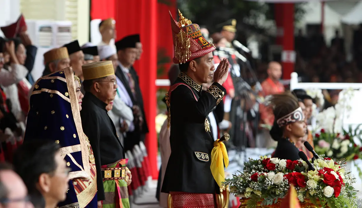 Presiden Joko Widodo (Jokowi) mengikuti Upacara Peringatan Detik-detik Proklamasi Kemerdekaan ke-73 di Istana Merdeka, Jakarta, Jumat (17/8). HUT ke-73 RI mengambil tema Kerja Kita Prestasi Bangsa. (Liputan6.com/HO/Bian)