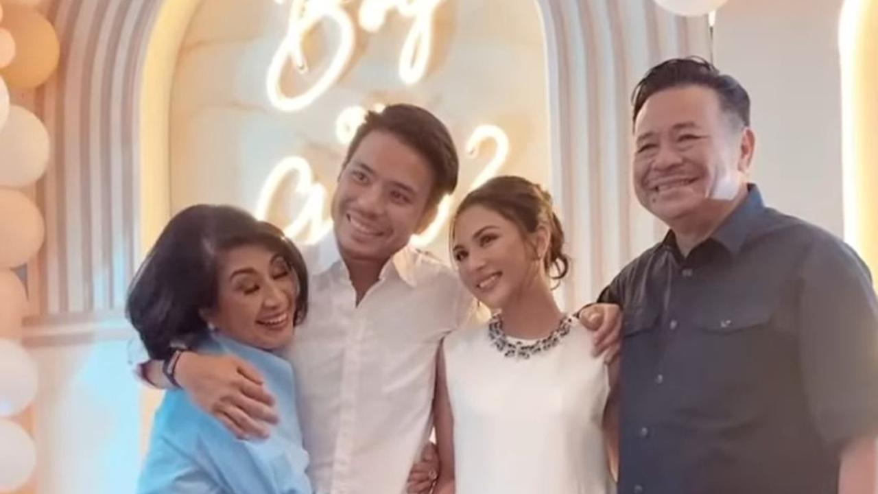 Keseruan Gender Reveal Jessica Mila, Yakup Hasibuan Girang saat Tahu Jenis Kelamin Anak Pertama