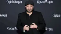 The entertainment world is mourning the loss of Brad Everett Young, a renowned actor and celebrity photographer, who died at the age of 46 in a tragic car accident in Los Angeles.