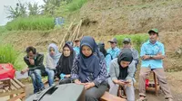 Tim Percepatan Akses Keuangan Daerah (TPAKD) Kabupaten Garut, Jawa Barat mengajak pelaku wisata di kota Intan Garut mulai memberikan asuransi wisata, untuk memberikan rasa aman bagi pengunjung. (Liputan6.com/Jayadi Supriadin)