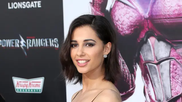 [Bintang] Naomi Scott