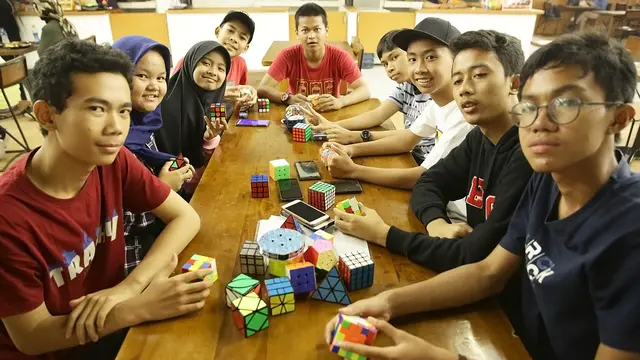 [FIMELA] Depok Rubik's Cube Community, Belajar Pecahkan Masalah dan Kesabaran Lewat Permainan