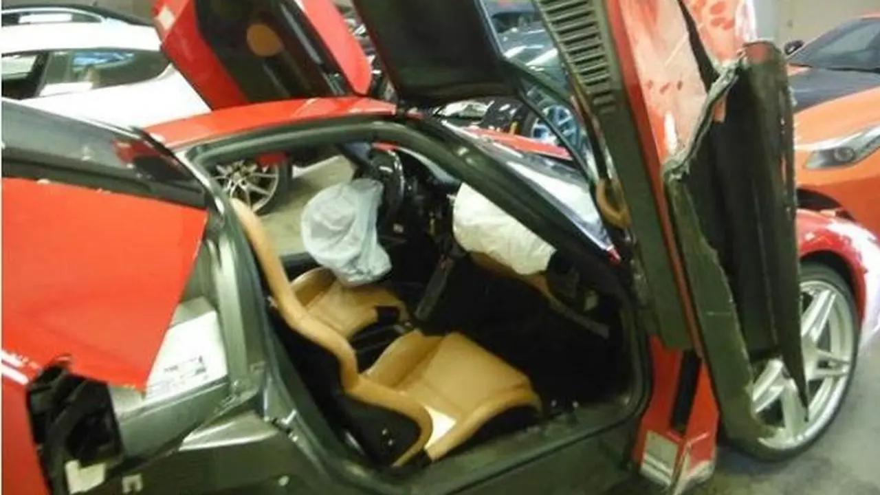 Rongsokan Ferraro Enzo Dilelang Seharga Rp 17,36 Miliar
