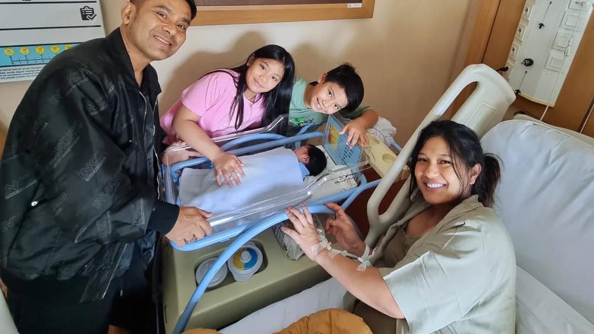 Bak Ditemani Asisten Pribadi, 7 Potret Hangat Cleo Anak Sulung Judika Saat Antusias Ikuti Sang Ayah Kerja