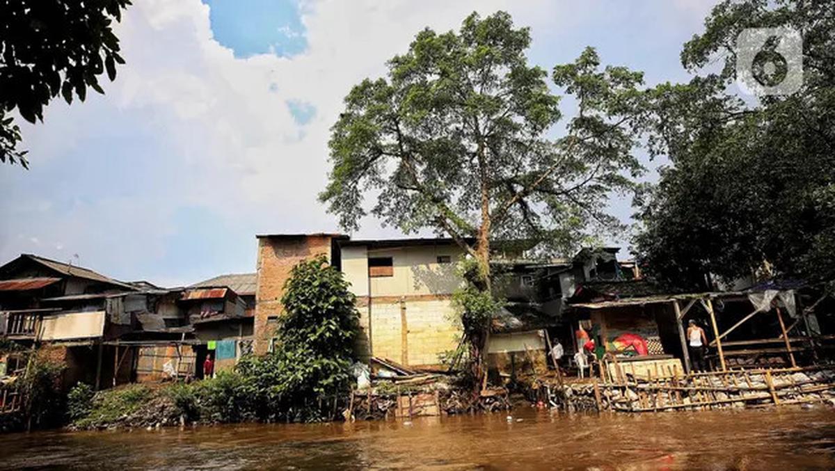 Kehidupan Warga Bantaran di Tengah Rencana Proyek Normalisasi Sungai Ciliwung
