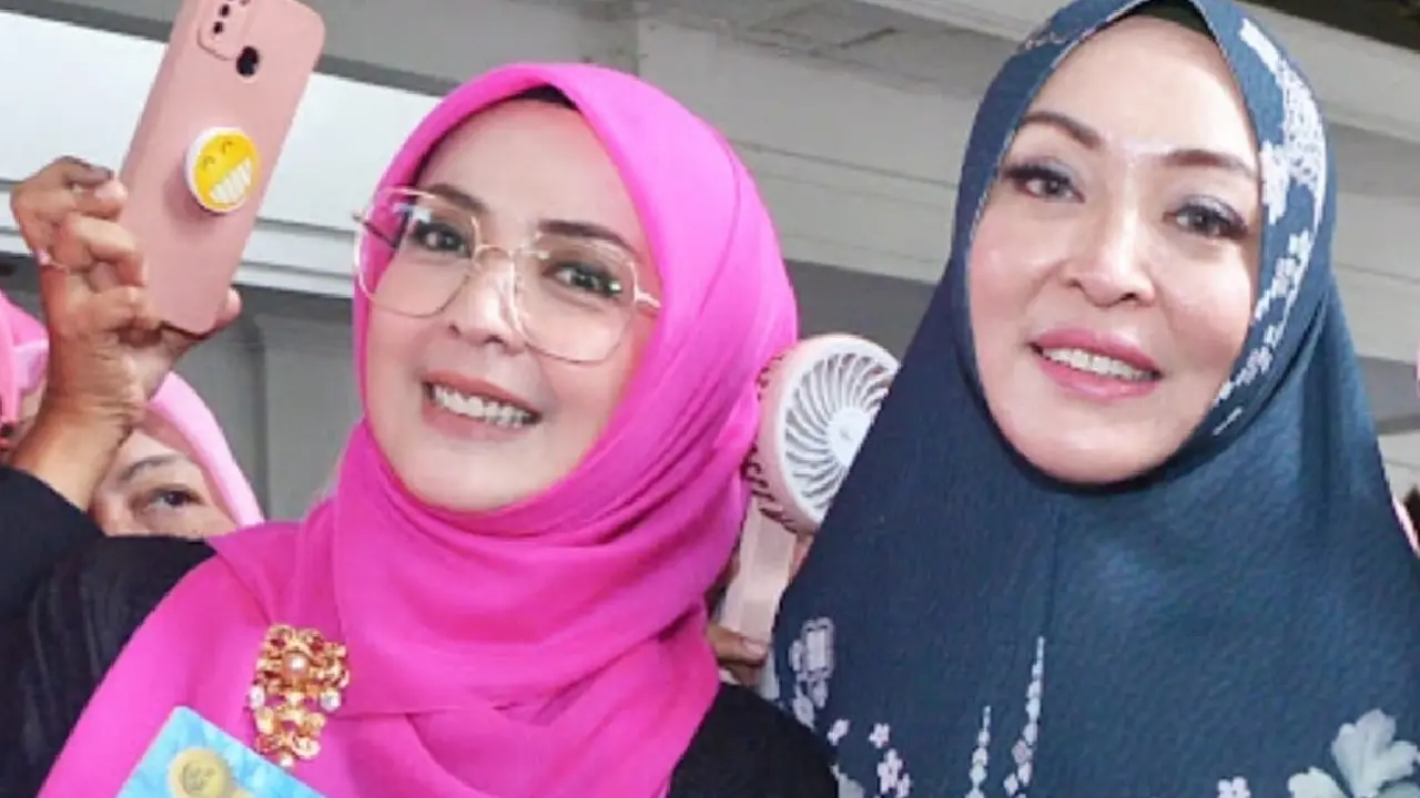 Angelina Sondakh bersama Ketua IPEMI PD Jakarta Timur Delsi Nuroni, S.Pd
