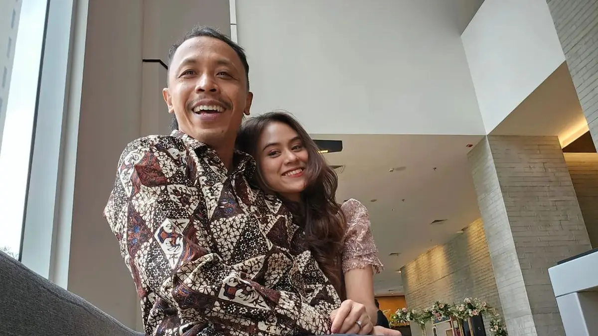 Dwinda Ratna Benarkan Sudah Berpisah dengan Furry Setya: Insya Allah Tetap  Jaga Silaturahmi - ShowBiz Liputan6.com