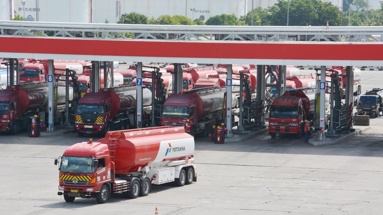 Truk tangki BBM Pertamina