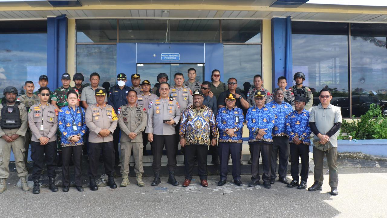 Berjibaku Satgas Ops Damai Cartenz Evakuasi Jenazah Korban KKB di Yahukimo Tuai Pujian