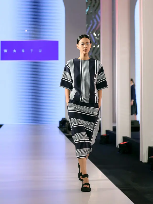 [Bintang] Kembangkan Budaya Etnik, Fashion Nation Hadirkan Koleksi Auguste Soesastro dan Populo Batik