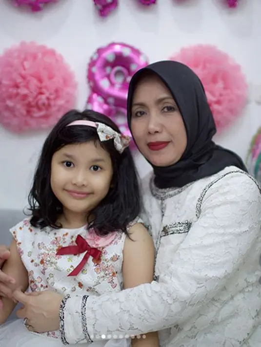 Uki Noah dan Metha Yunatria