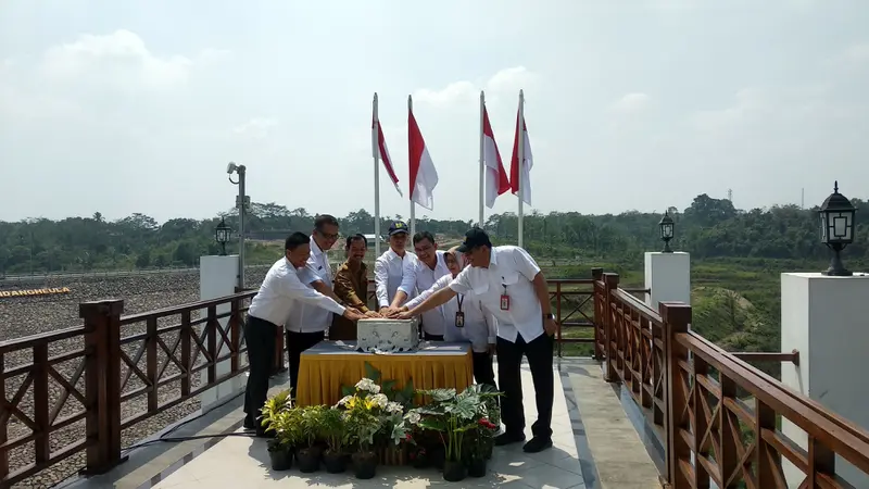 Kementerian PUPR melakukan proses pengisian air atau impounding Bendungan Sindangheula di Kabupaten Serang, Banten, pada Senin (25/11/2019).